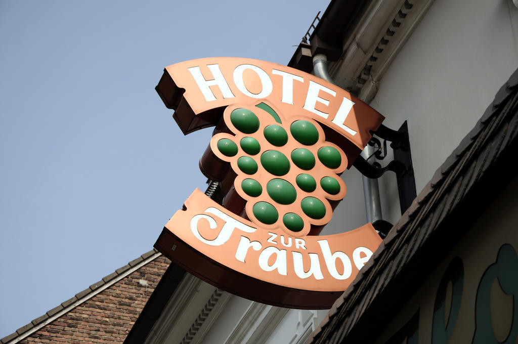 Hotel Zur Traube Velbert Exterior photo