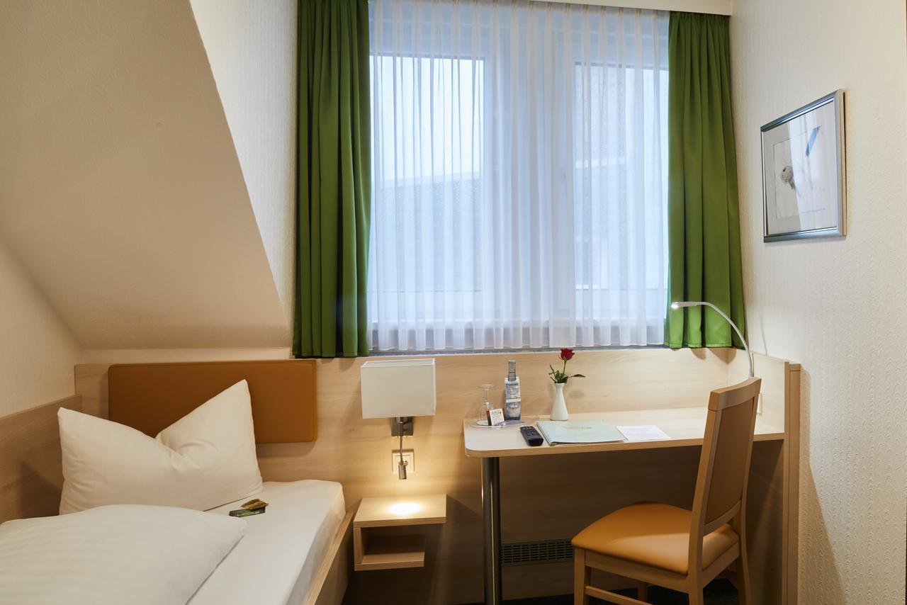 Hotel Zur Traube Velbert Exterior photo