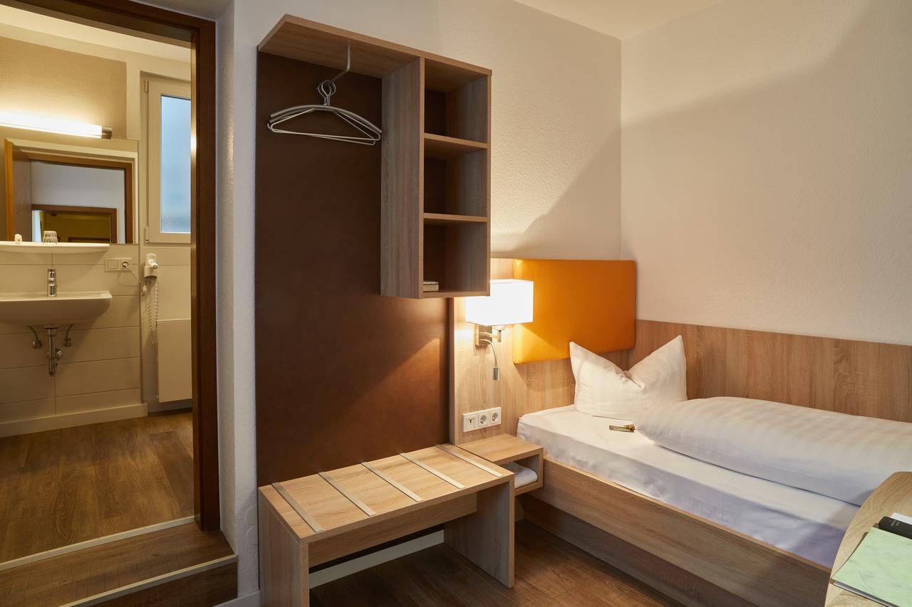 Hotel Zur Traube Velbert Exterior photo